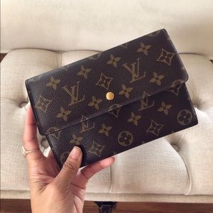 AUTHENTIC Louis Vuitton Wallet